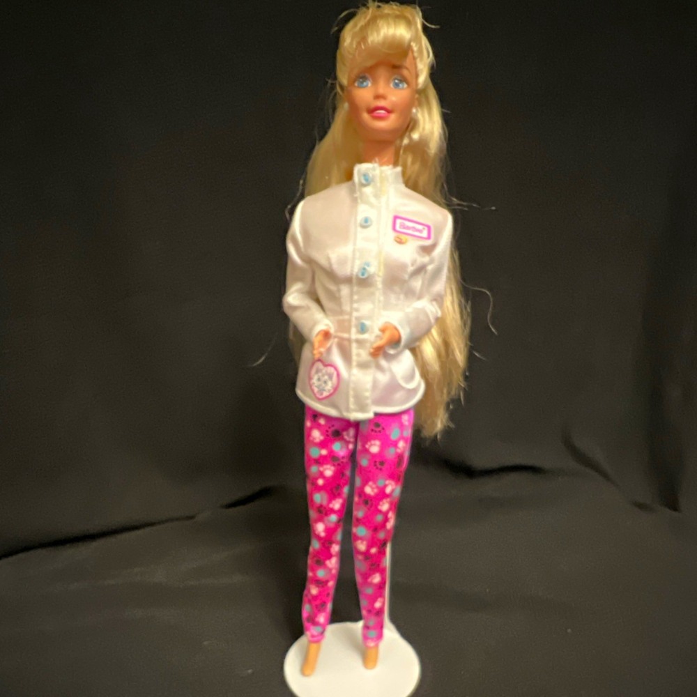 1996 Pet Veterinarian Barbie  White Jacket Pink Paw Print Leggings Mattel